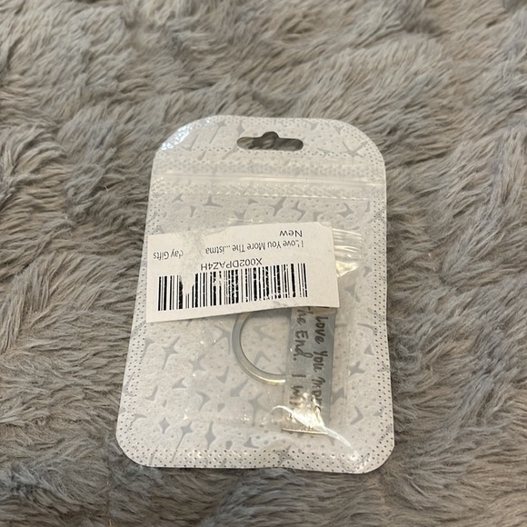 **FREE WITH ANY PURCHASE** KEYCHAIN | Amazon - Picture 8 of 8